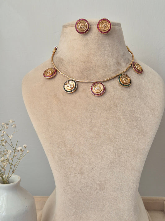 Oma Necklace Set