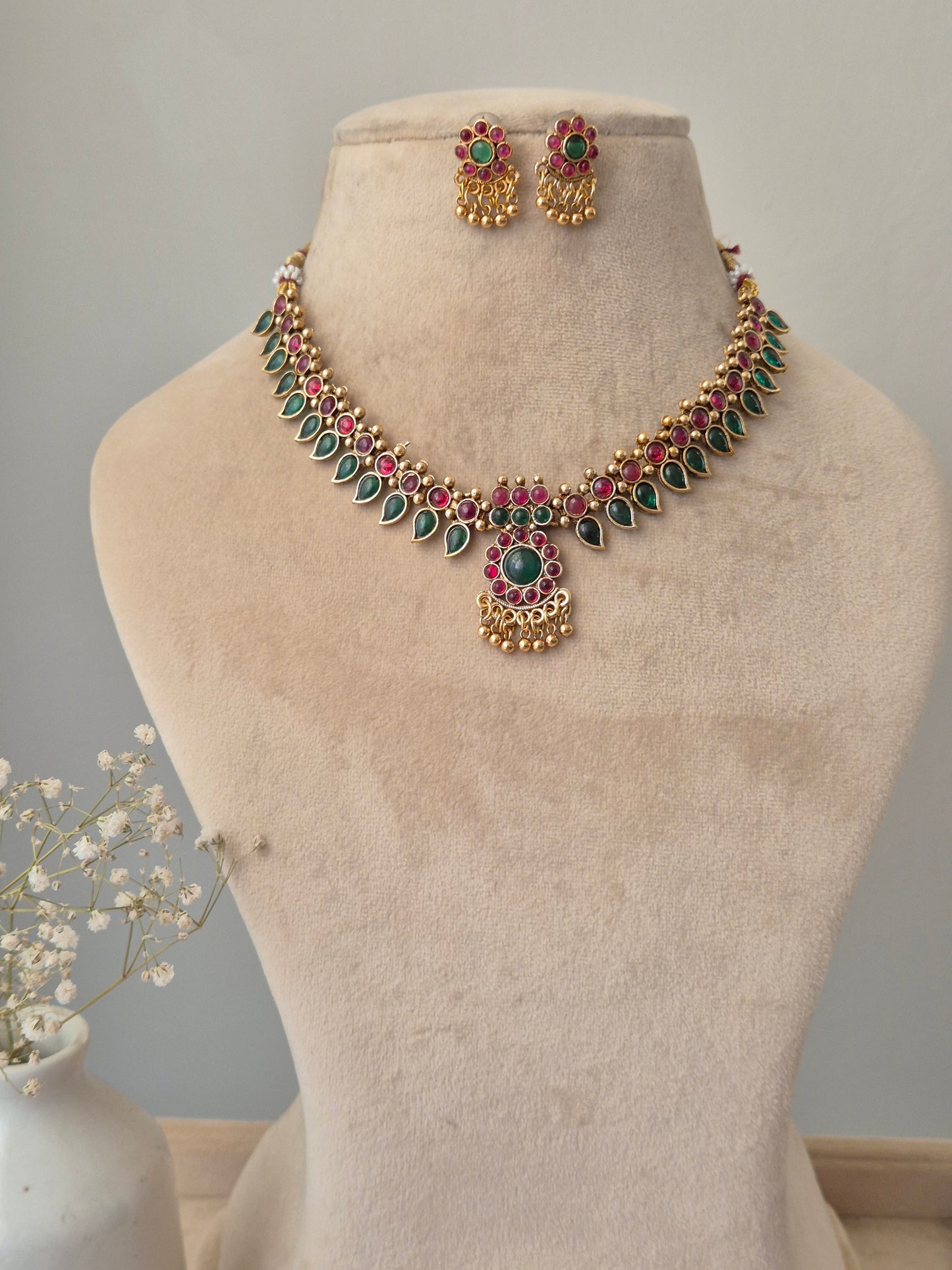 Weyra Necklace Set