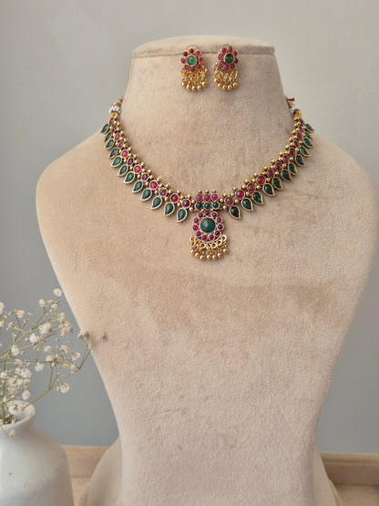Weyra Necklace Set