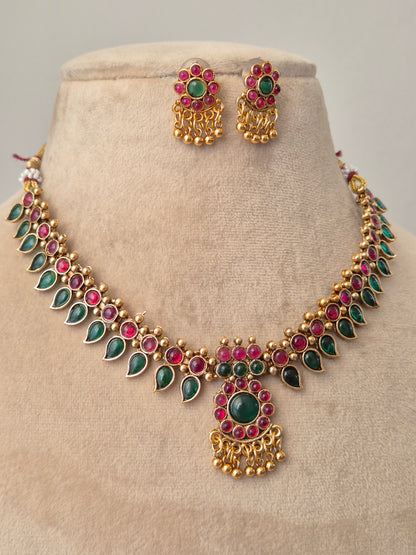 Weyra Necklace Set