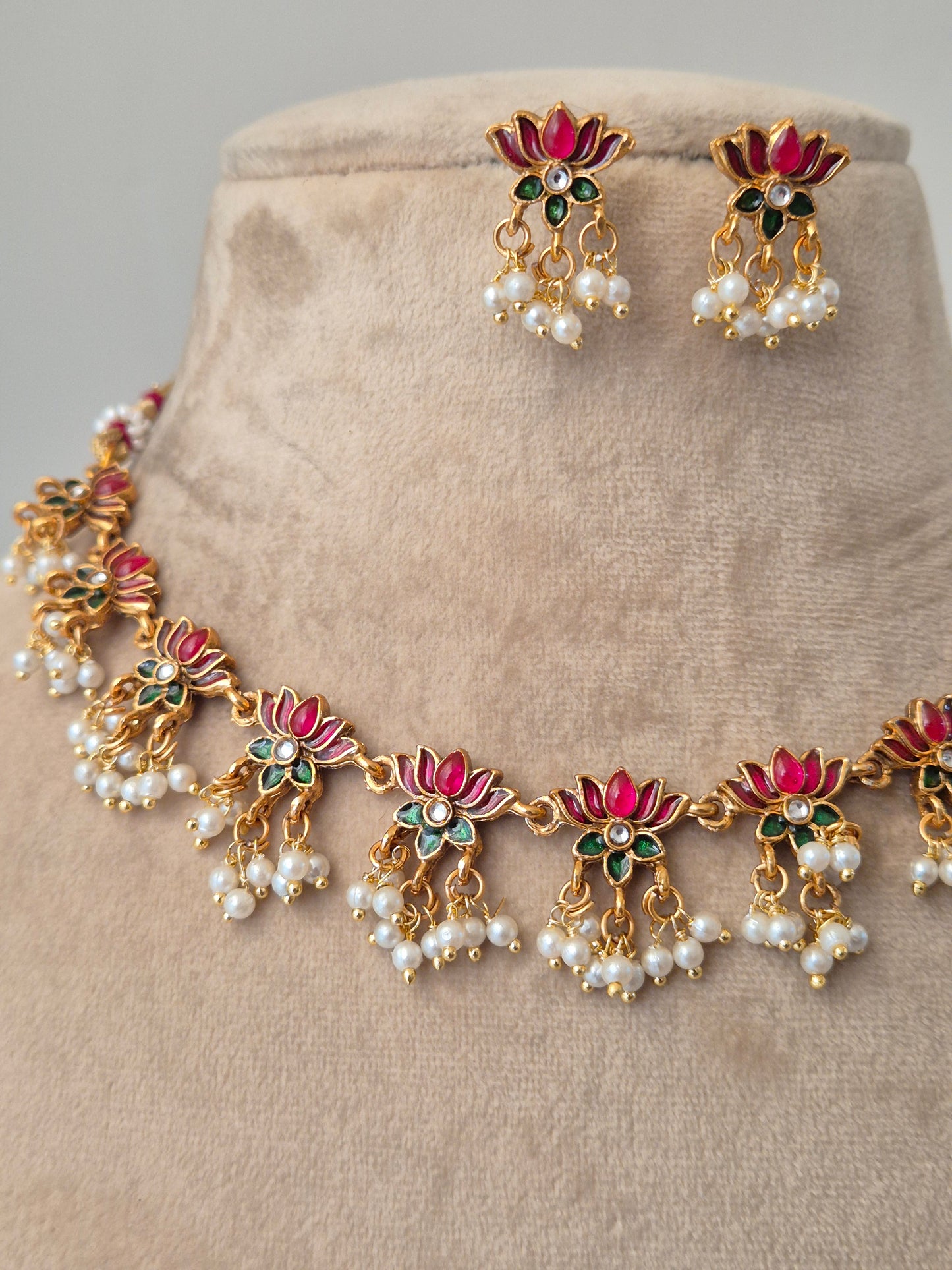 Nalin Necklace Set