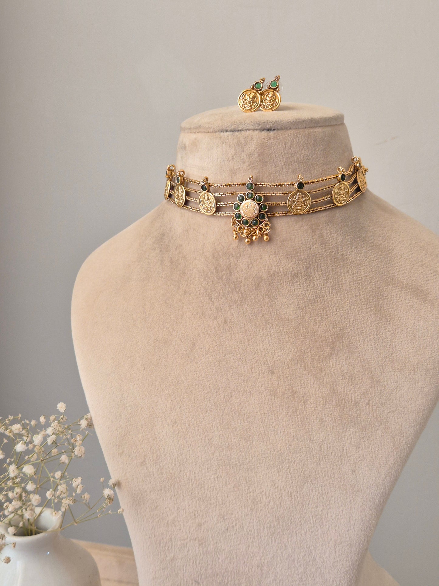 Amala Choker Set