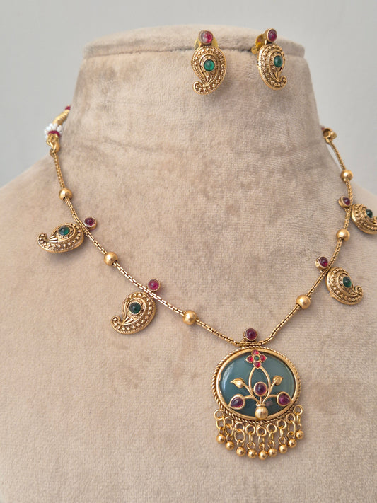 Dhriti Necklace Set