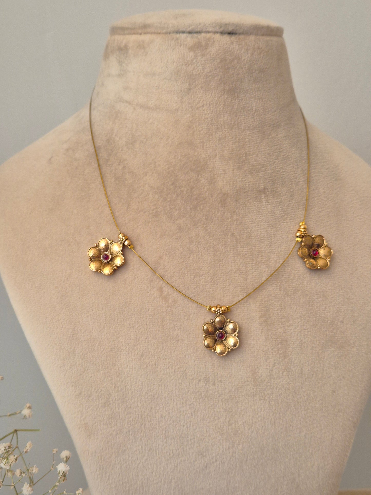 Zahra Invisible Chain Necklace