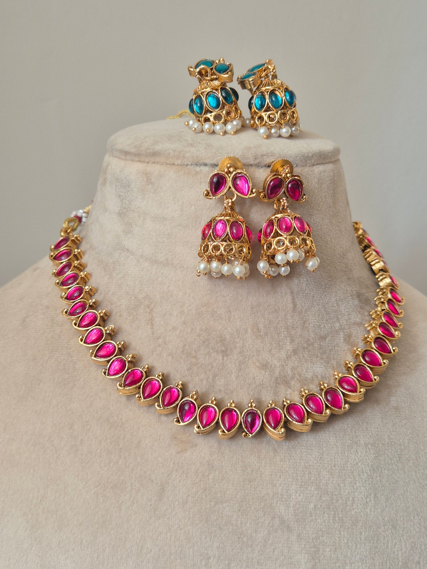 Sudarshini Reversible Necklace Set