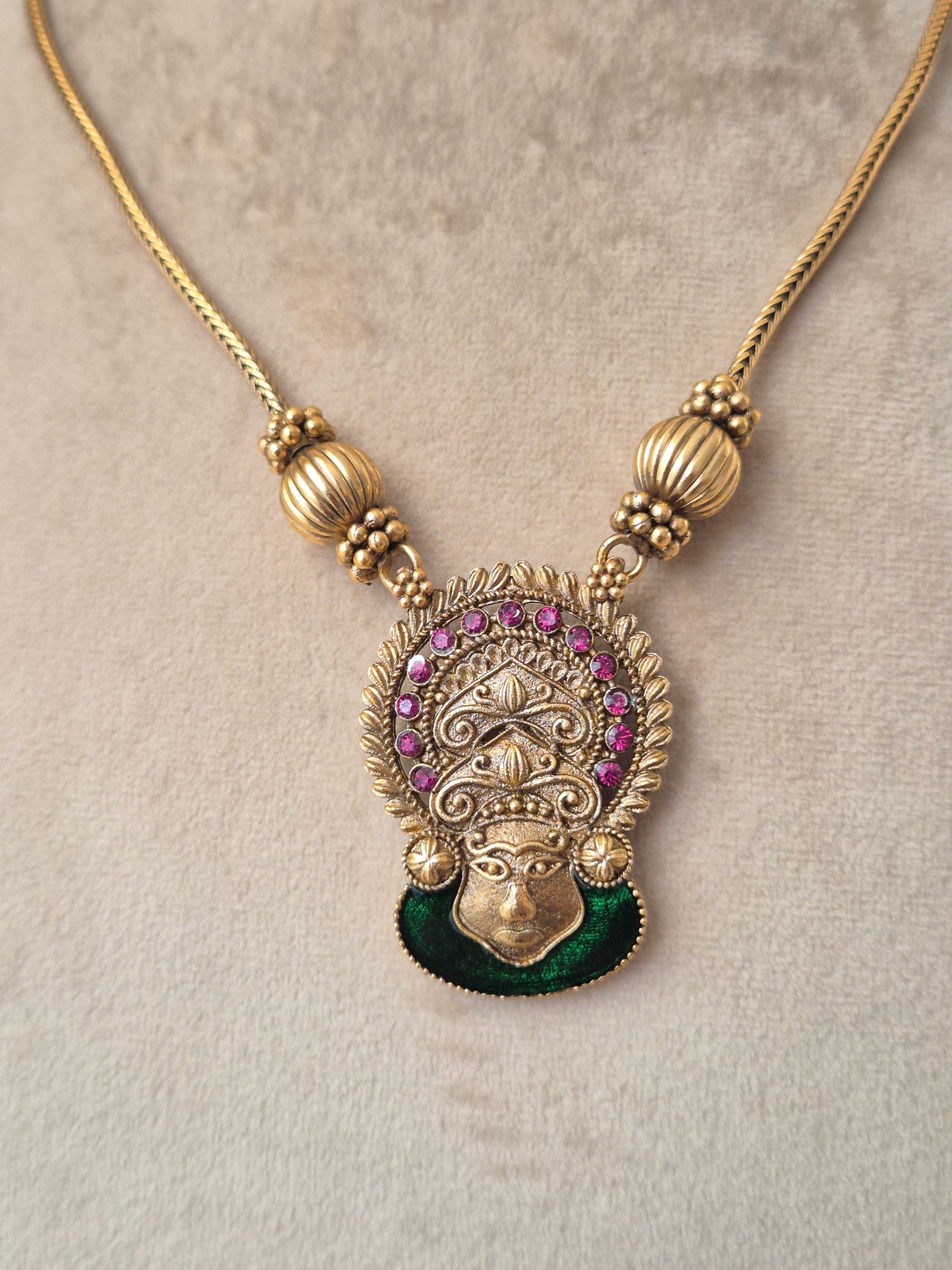 Vasavi Necklace Set