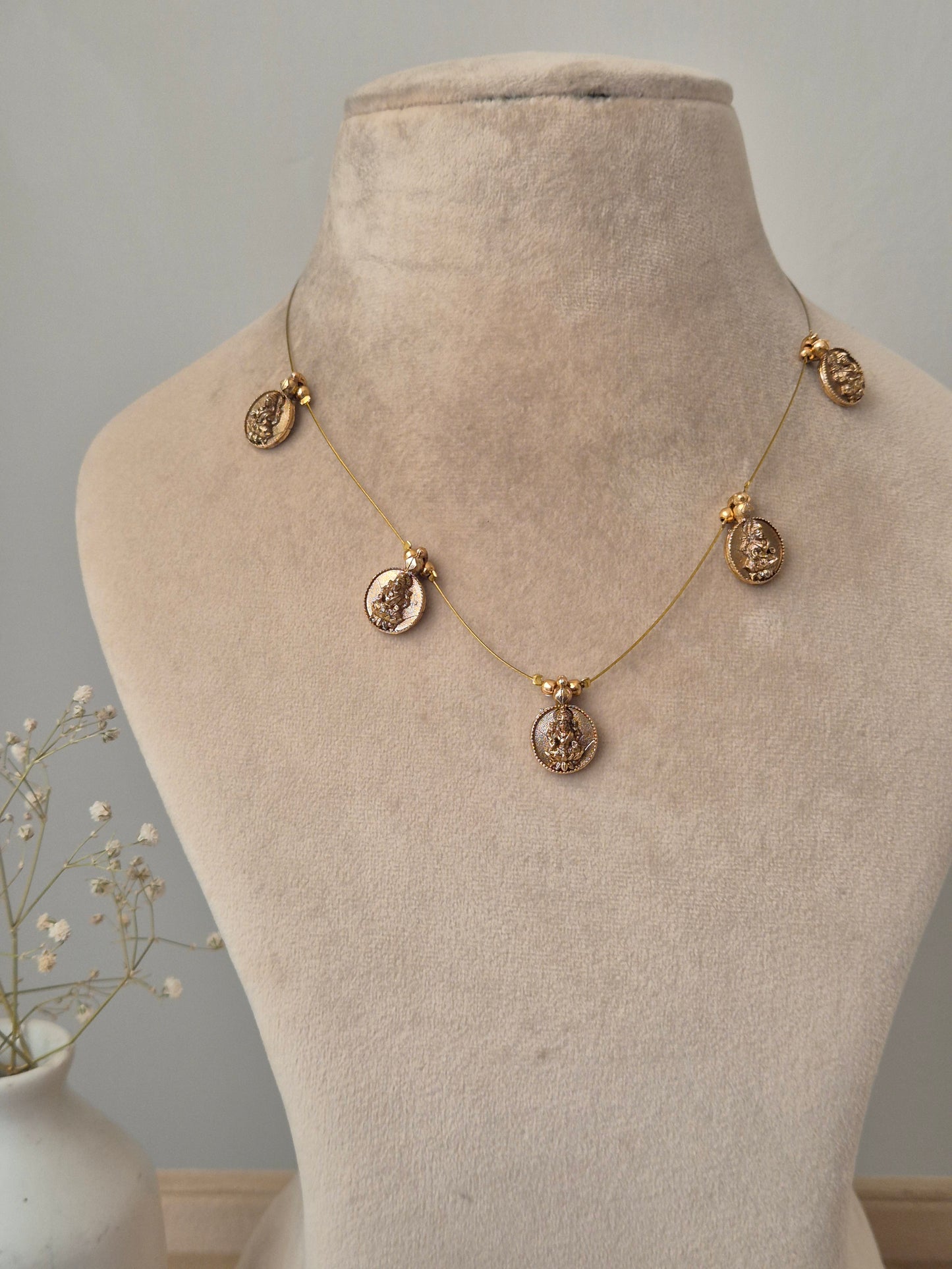 Vasanti Necklace Set