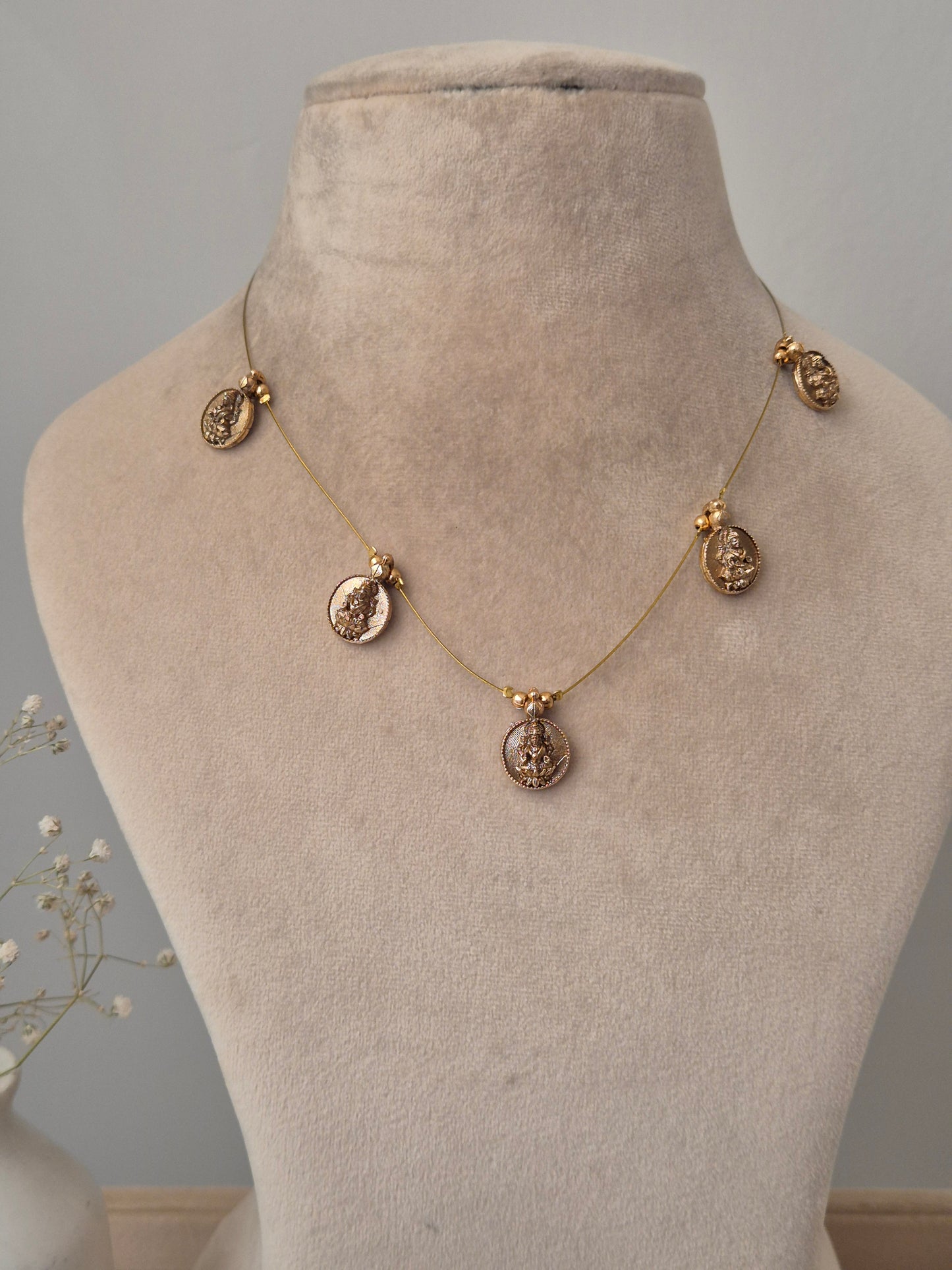 Vasanti Necklace Set