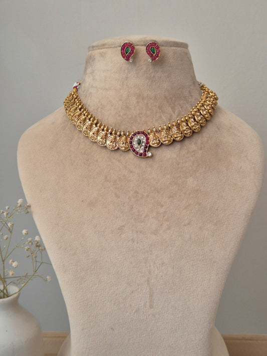 Lopika Necklace Set