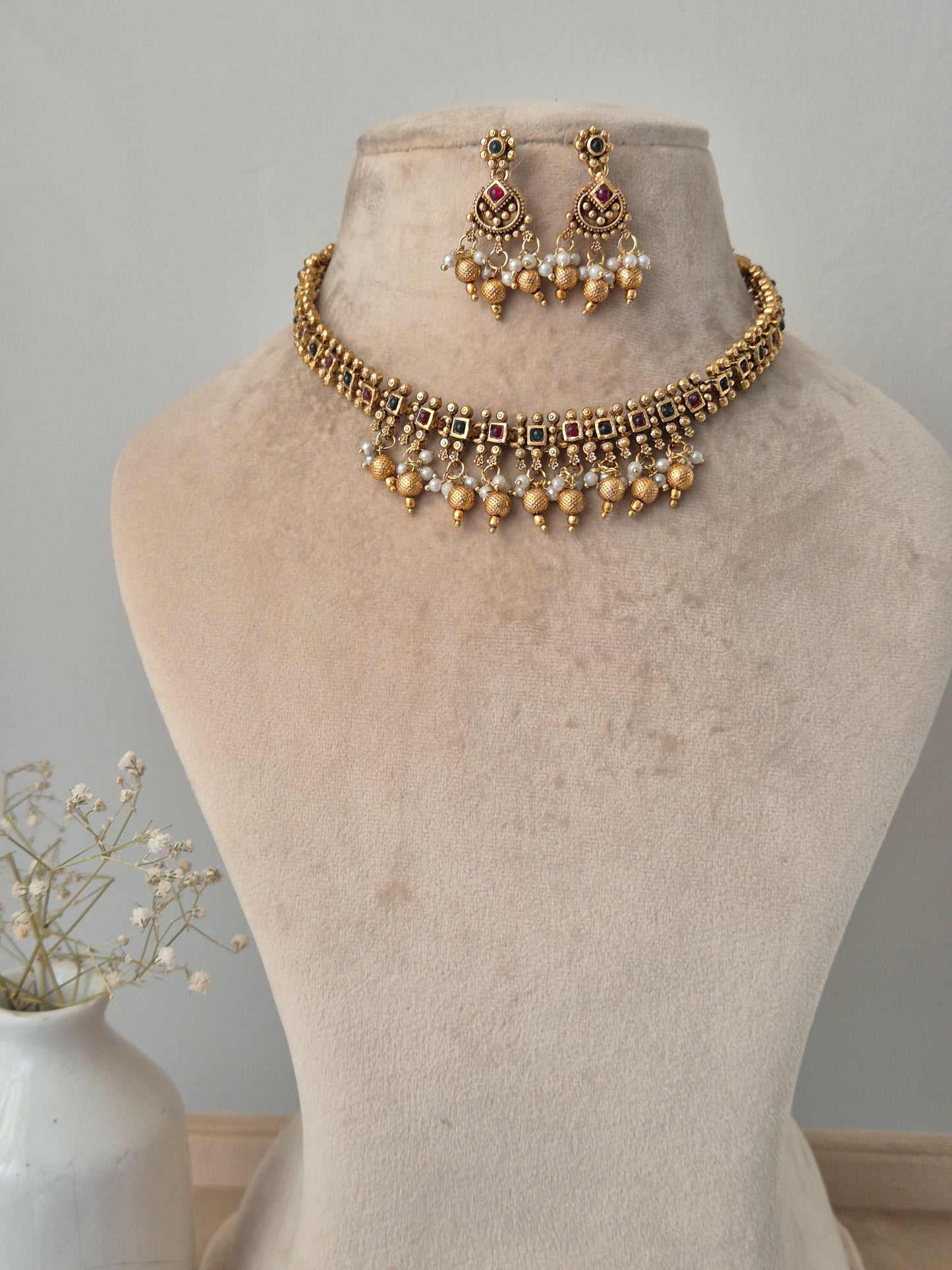 Teertha Necklace Set