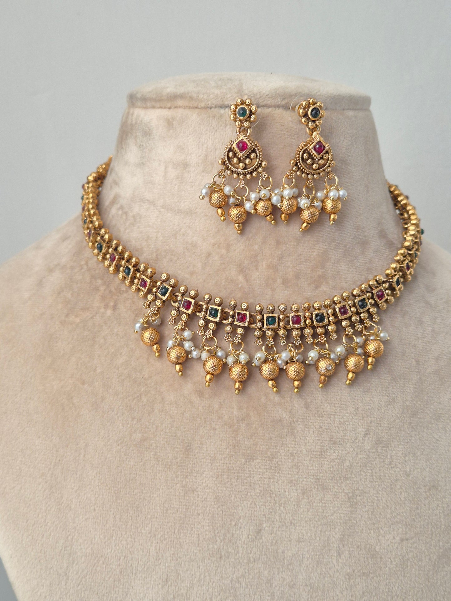 Teertha Necklace Set