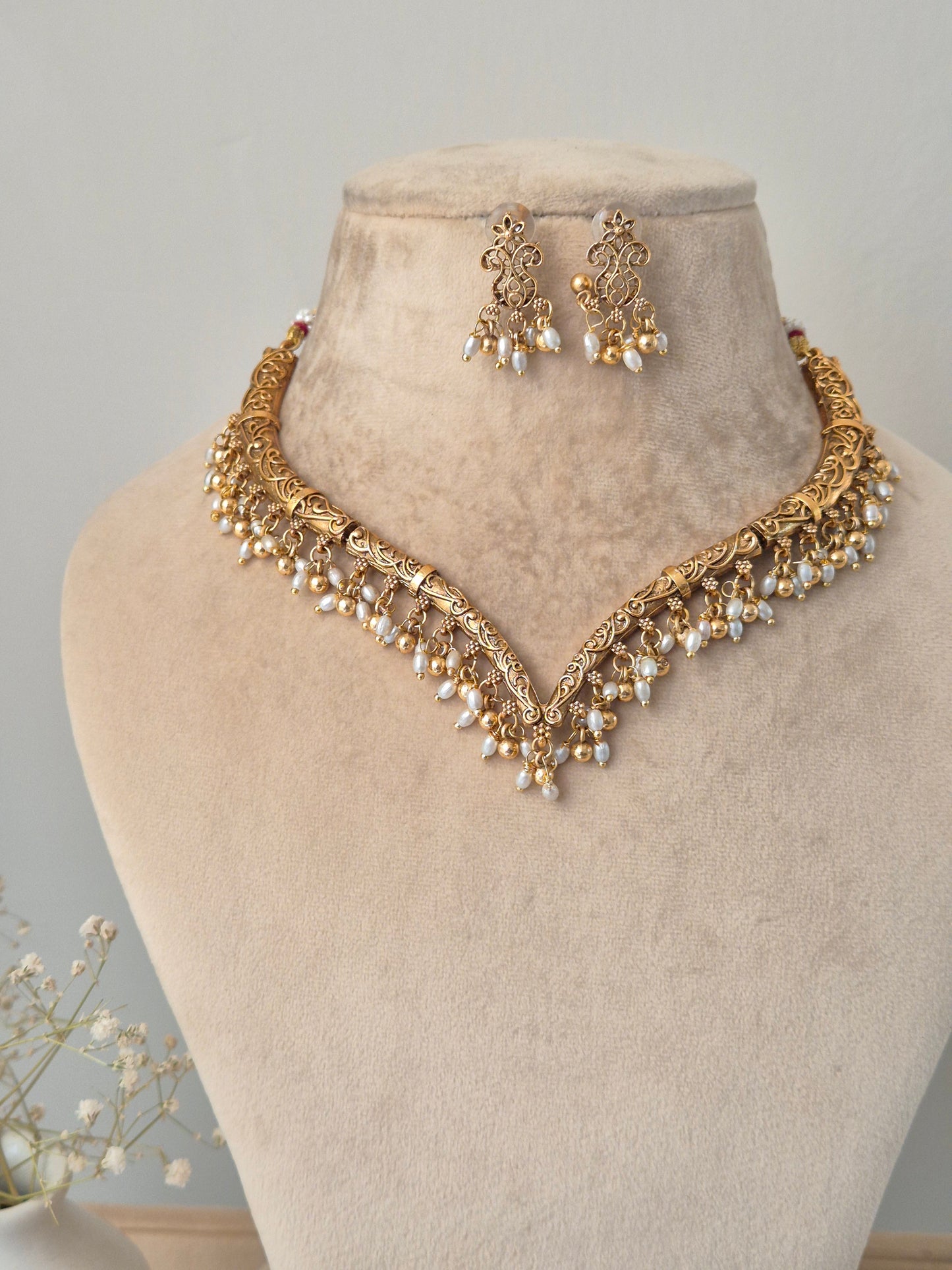 Tanvija Necklace Set