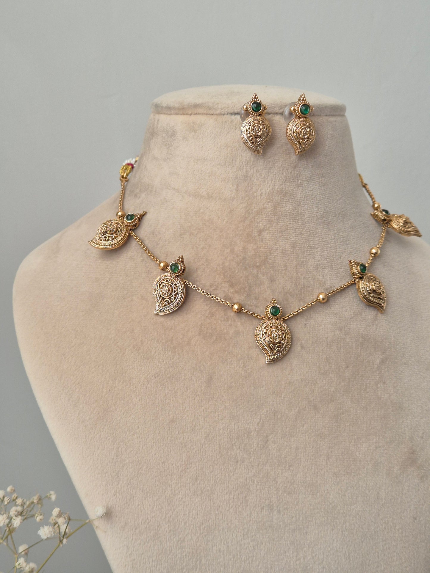 Zaina Necklace Set