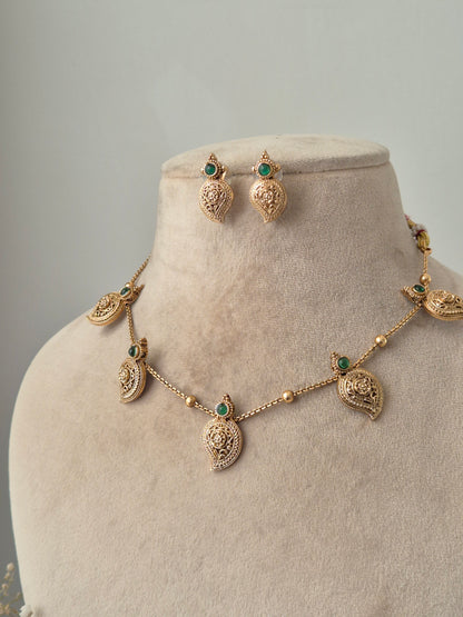 Zaina Necklace Set