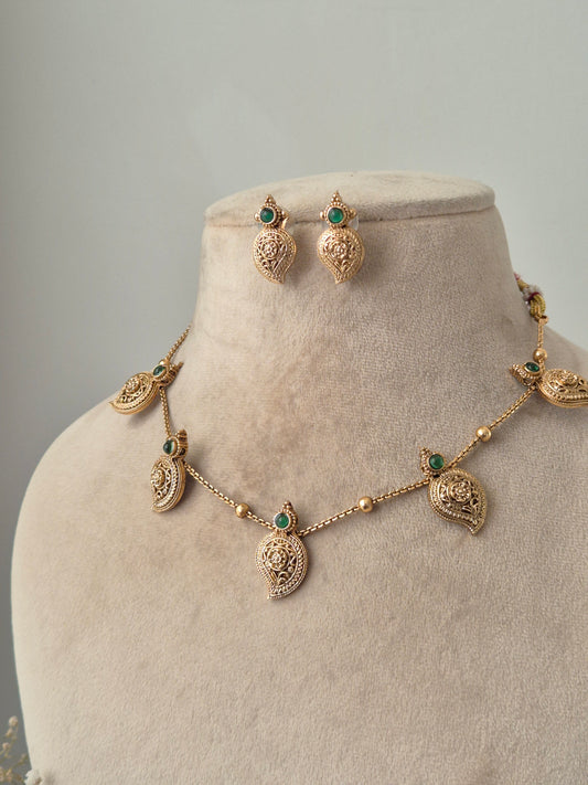 Zaina Necklace Set