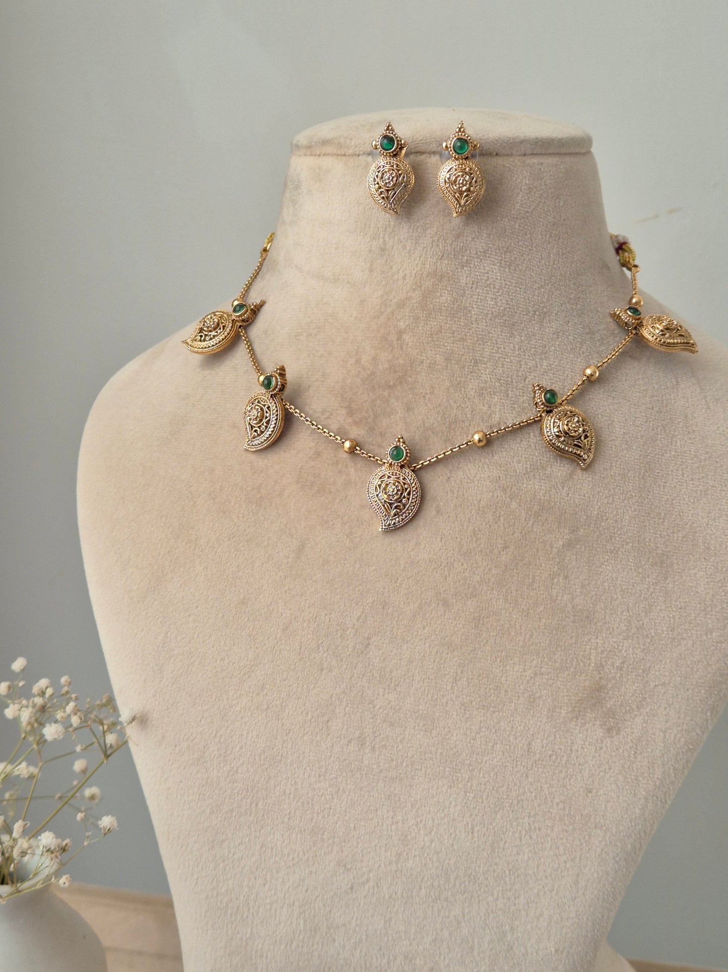 Zaina Necklace Set