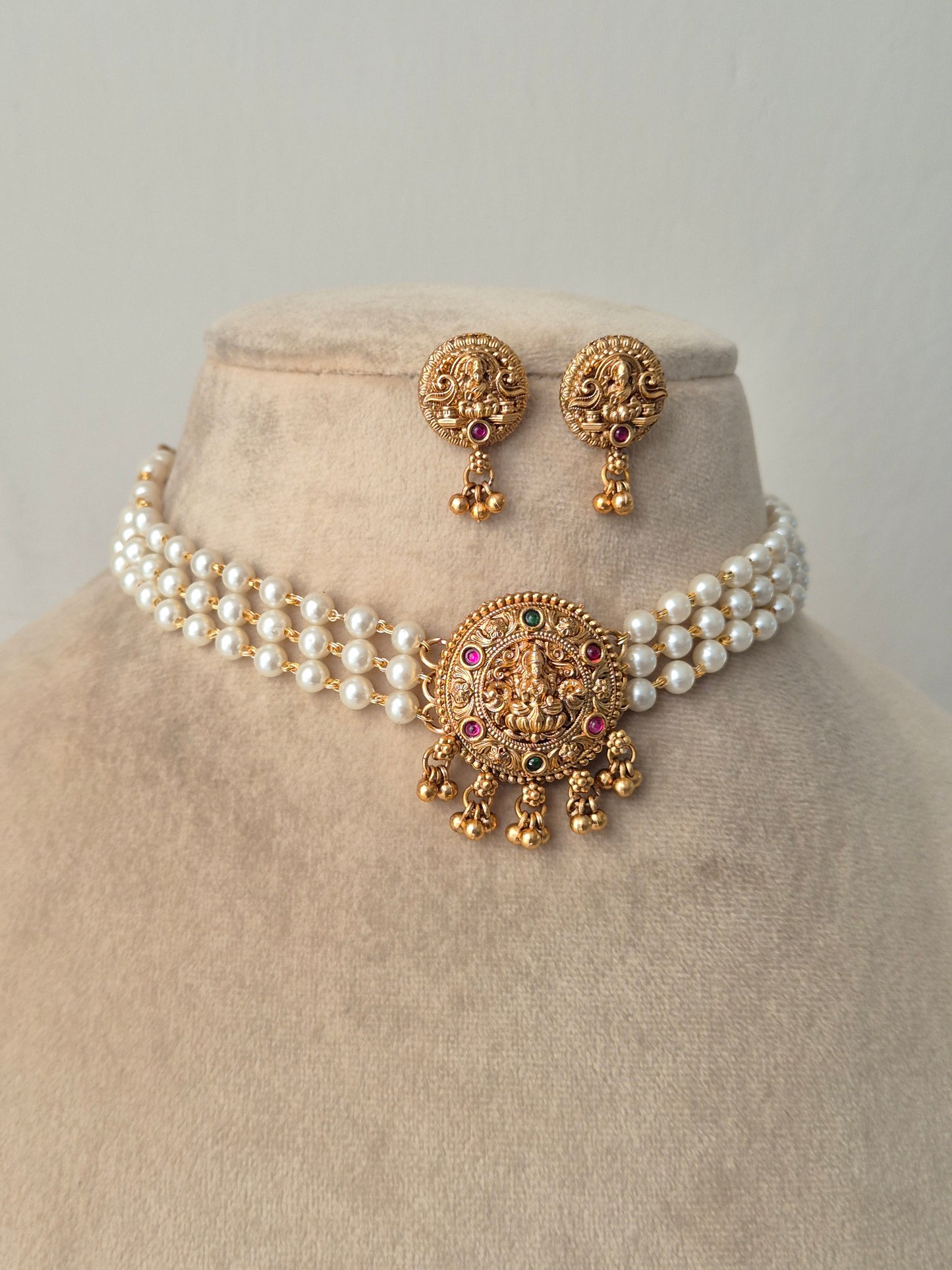 Rajlakshmi Choker Set