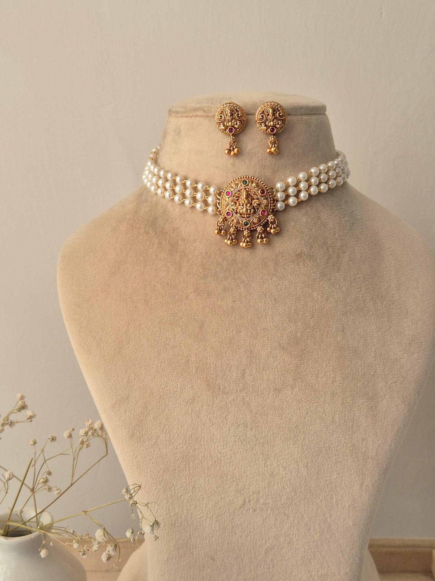 Rajlakshmi Choker Set