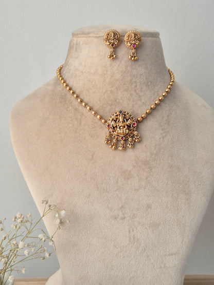 Turvi Necklace Set