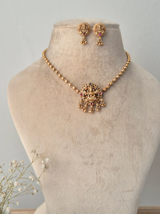 Turvi Necklace Set