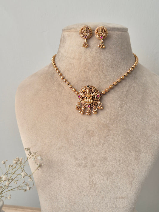 Turvi Necklace Set