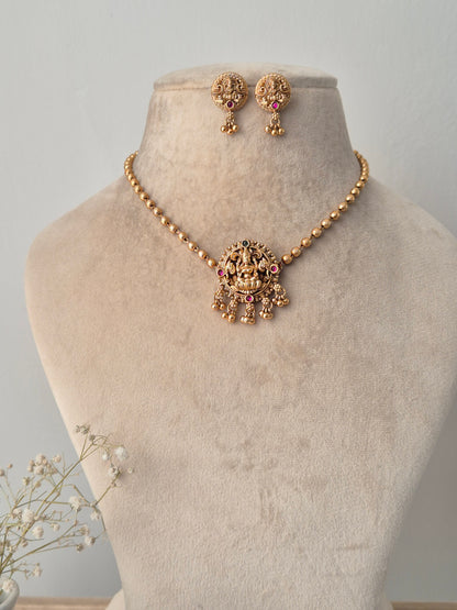 Turvi Necklace Set