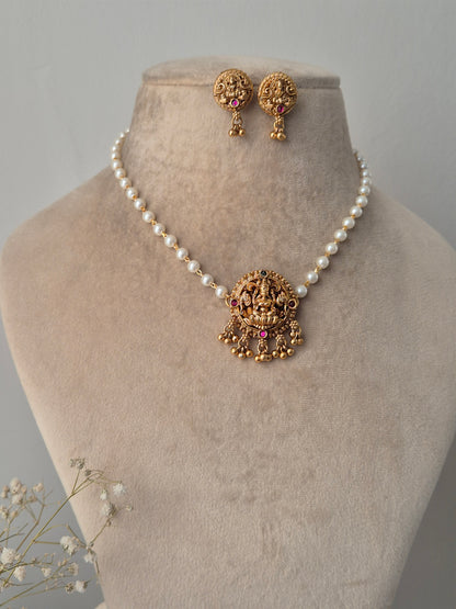 Truti Necklace Set