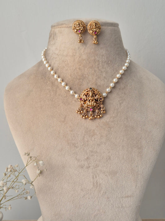 Truti Necklace Set