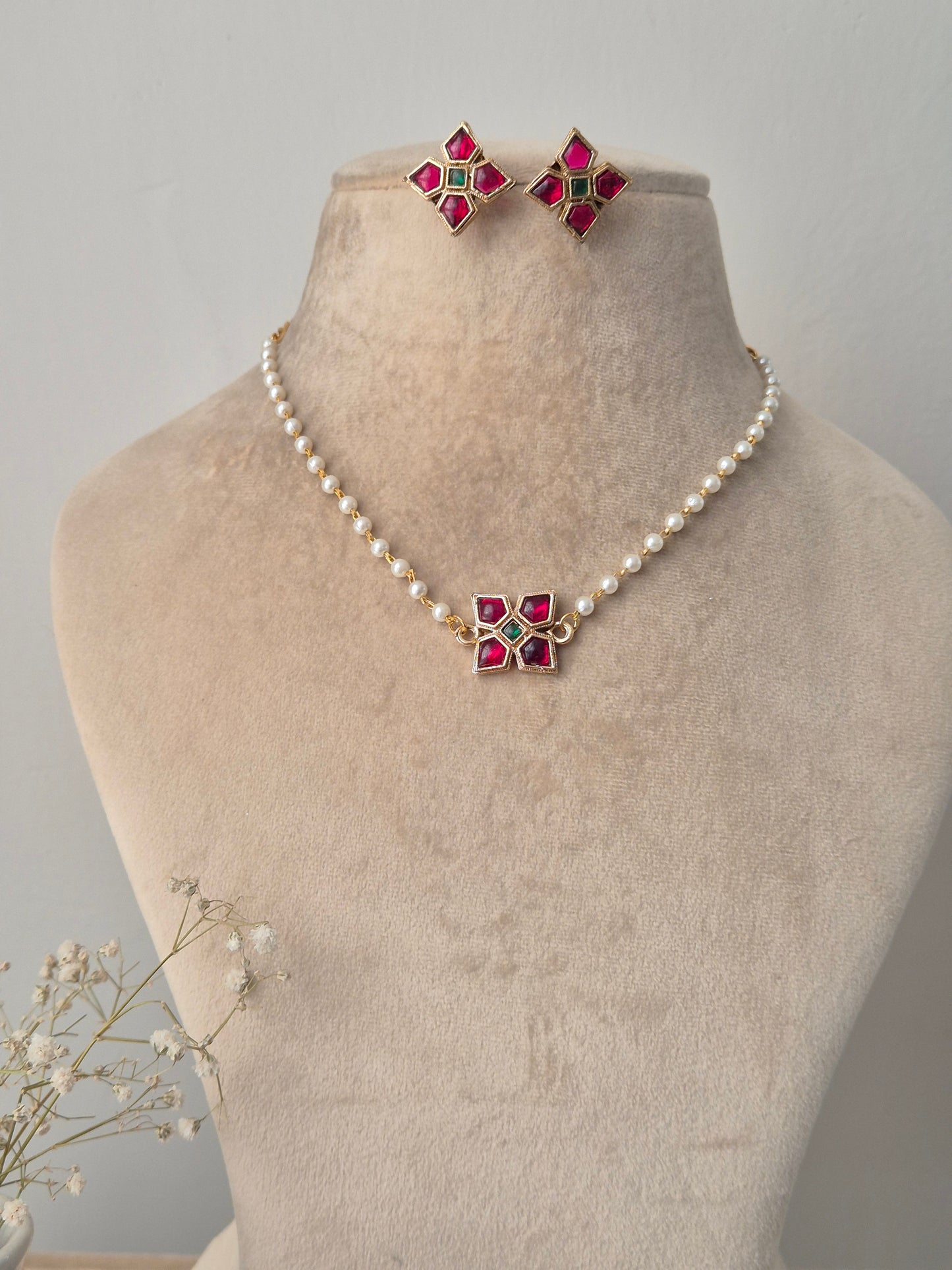 Tripti Necklace Set