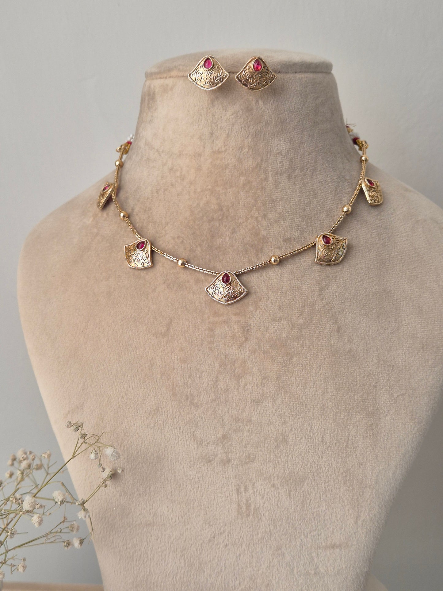 Teju Necklace Set