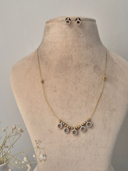 Vijeta Invisible Chain Necklace Set