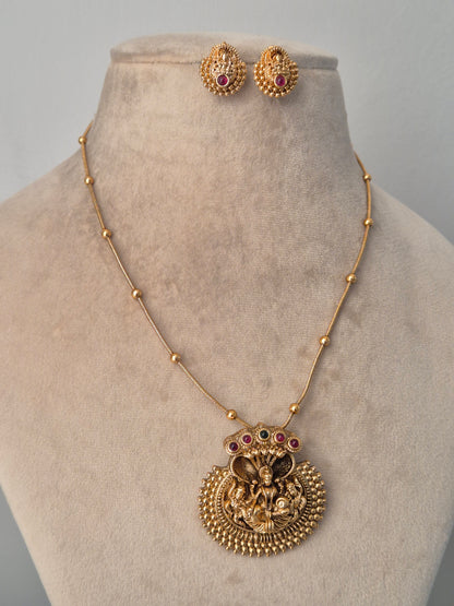 Viji Necklace Set