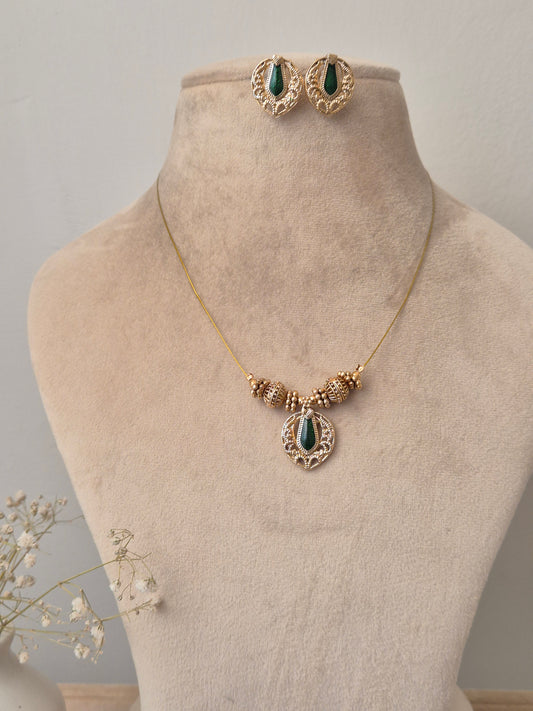 Winsa Invisible Chain Necklace Set