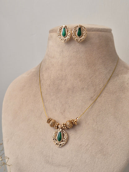 Winsa Invisible Chain Necklace Set