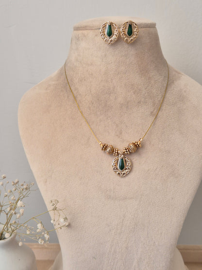 Winsa Invisible Chain Necklace Set
