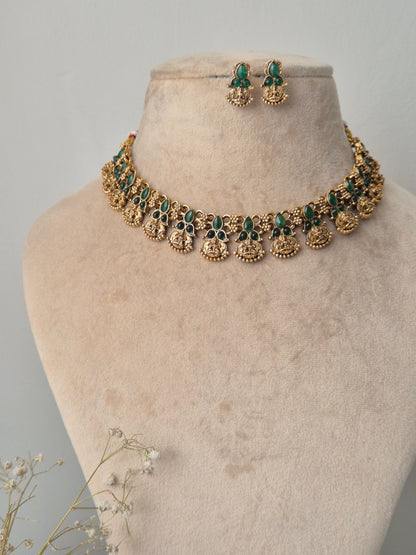 Dharya Necklace Set