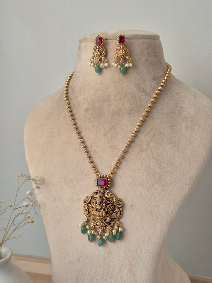 Triveni Necklace Set