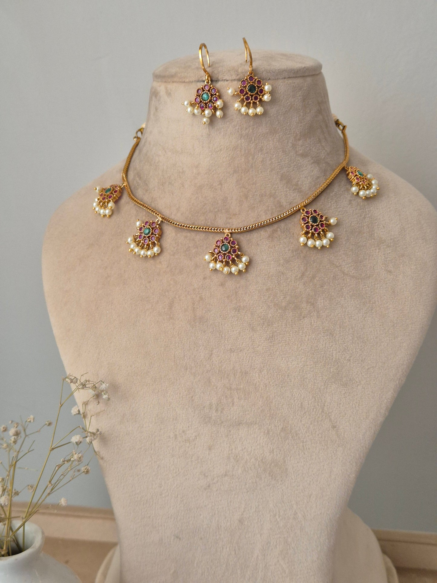 Kamana Necklace Set