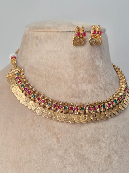 Vamini Necklace Set