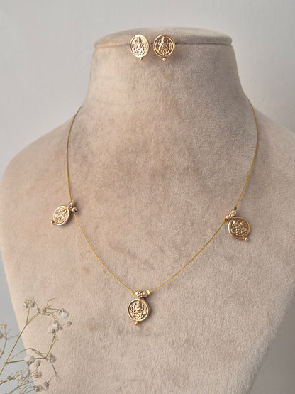Badrika Invisible Chain Necklace Set