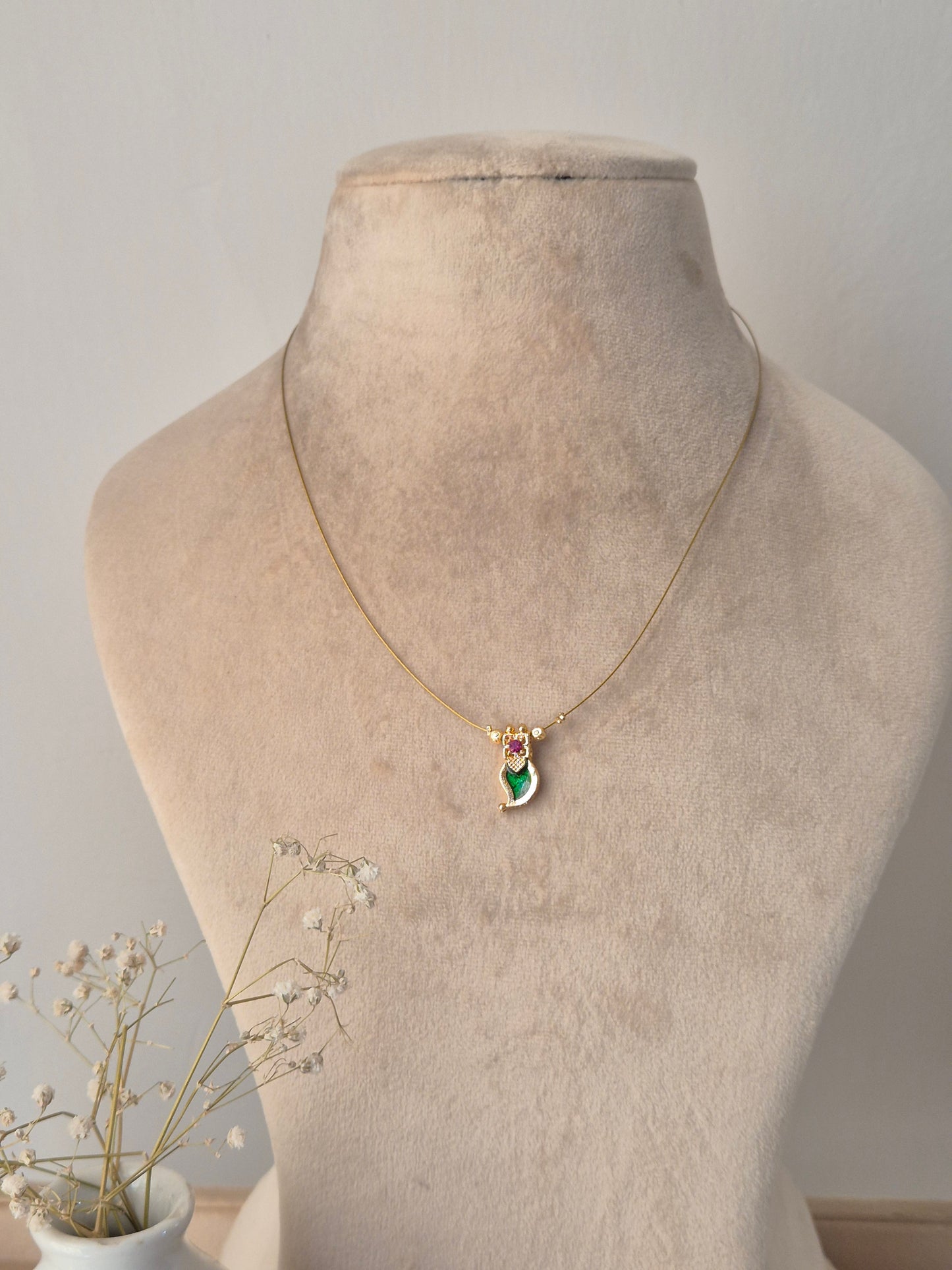 Navika Invisible Chain Necklace