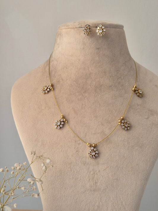 Nivana Invisible Chain Necklace Set