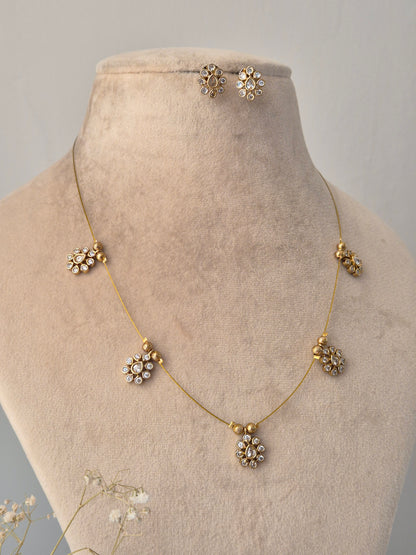 Nivana Invisible Chain Necklace Set