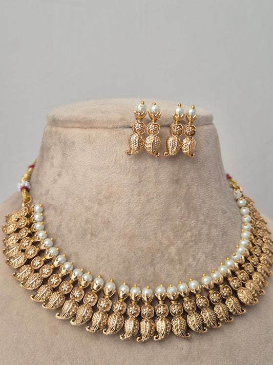 Pramita Necklace Set