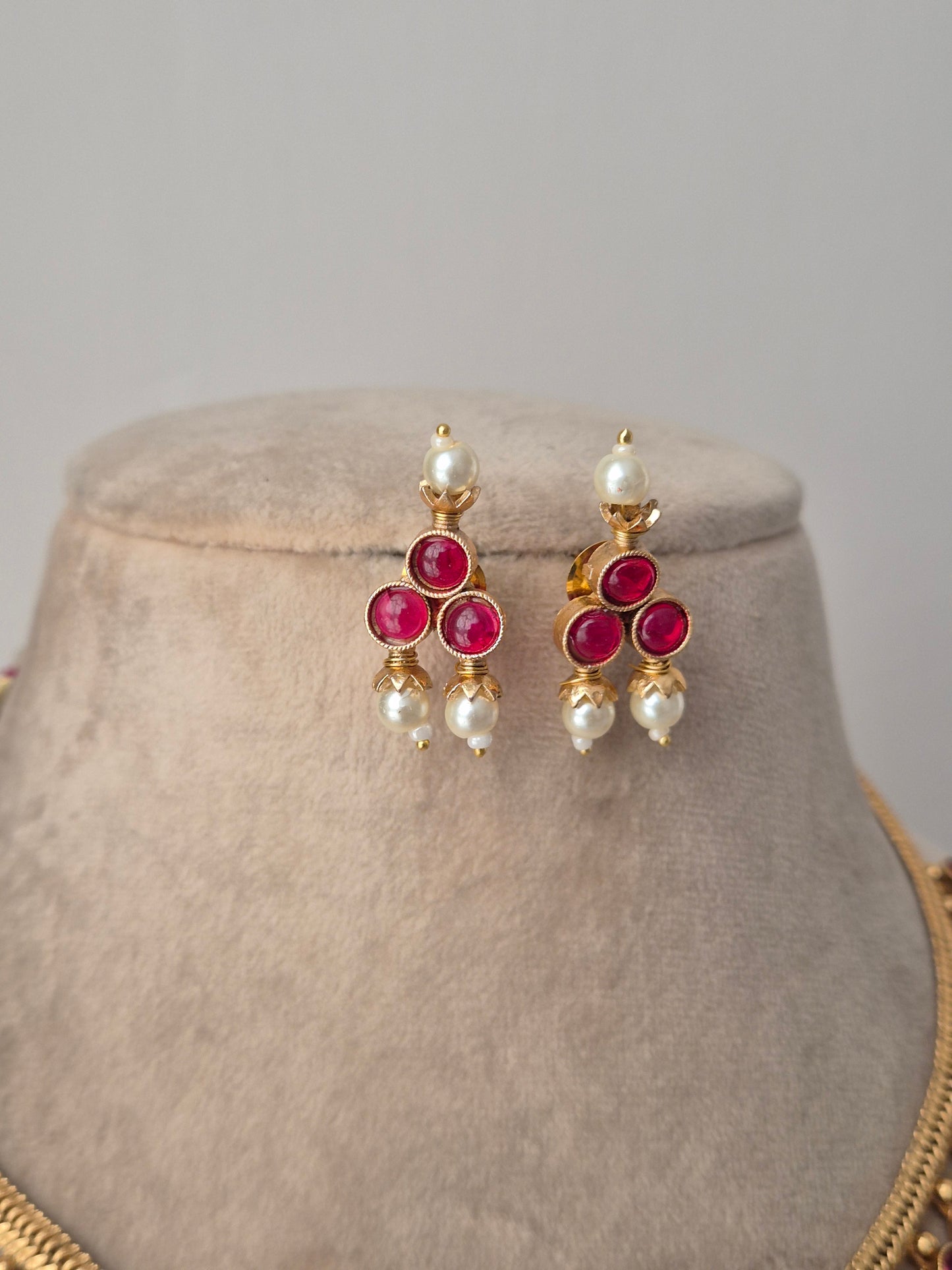 Medha Necklace Set