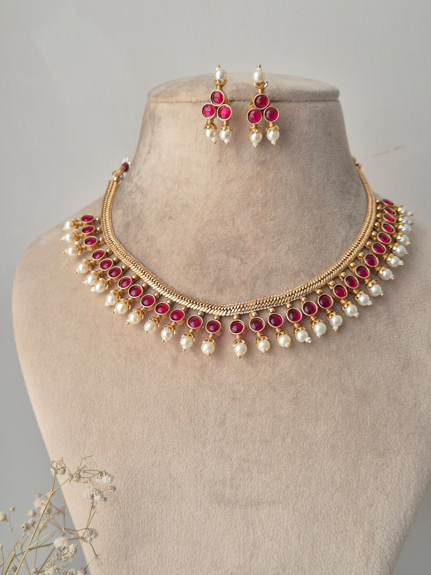 Medha Necklace Set