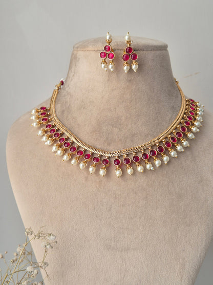 Medha Necklace Set