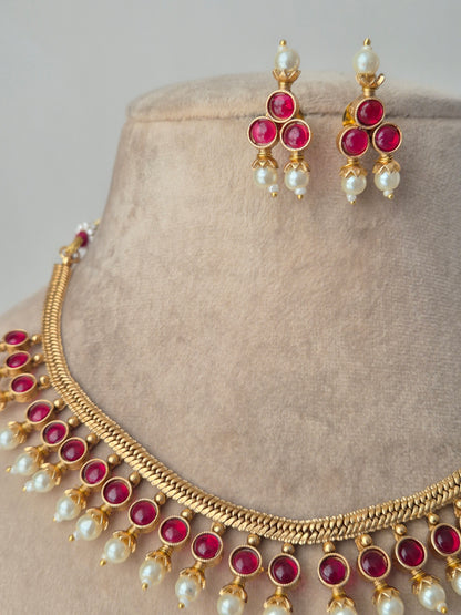 Medha Necklace Set