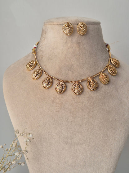 Navisha Necklace Set
