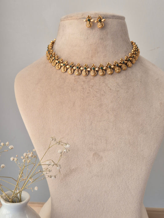 Rahi Necklace Set